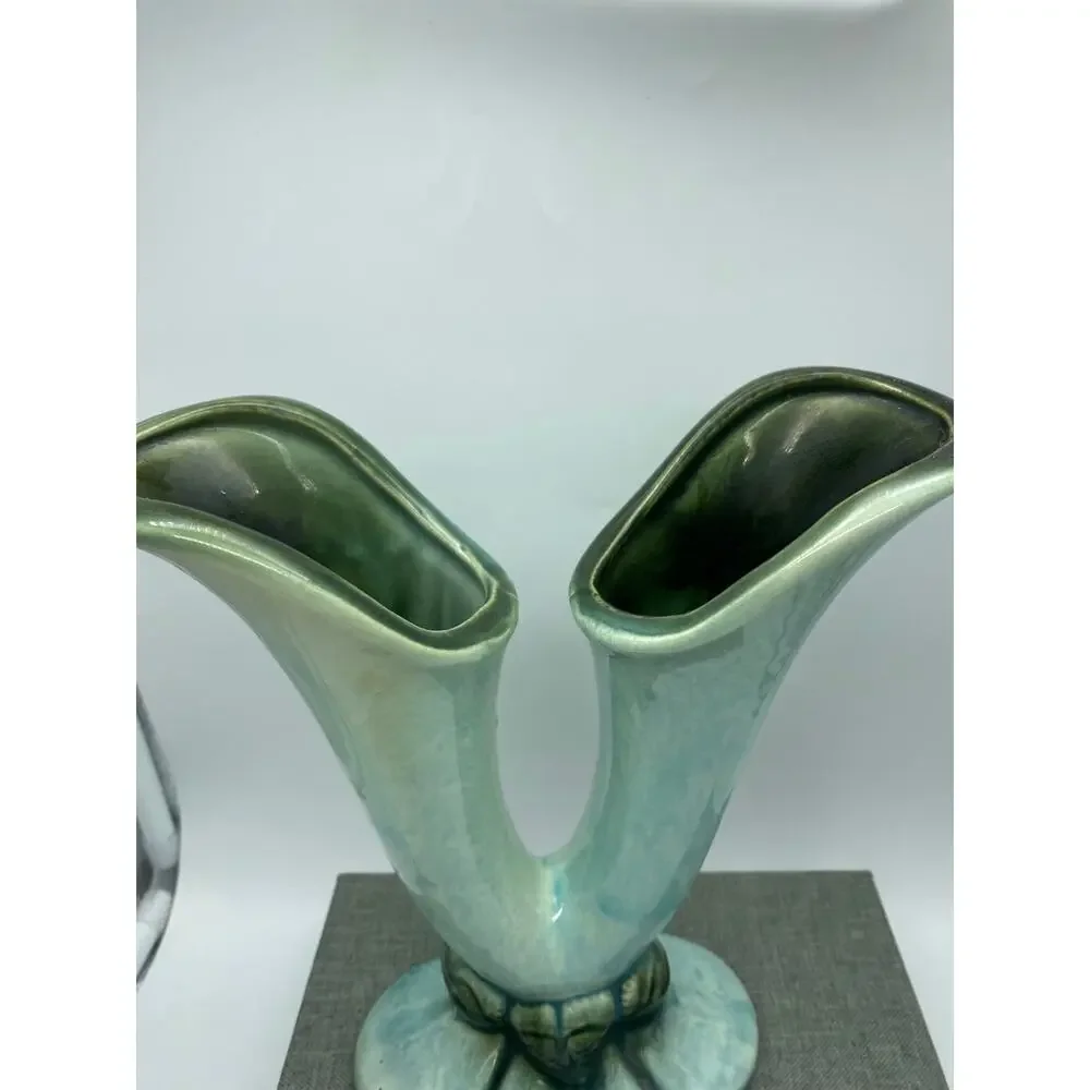 Vintage Hull Green Woodland Double Horn Bud Vase green and Blue‎ 40s 103